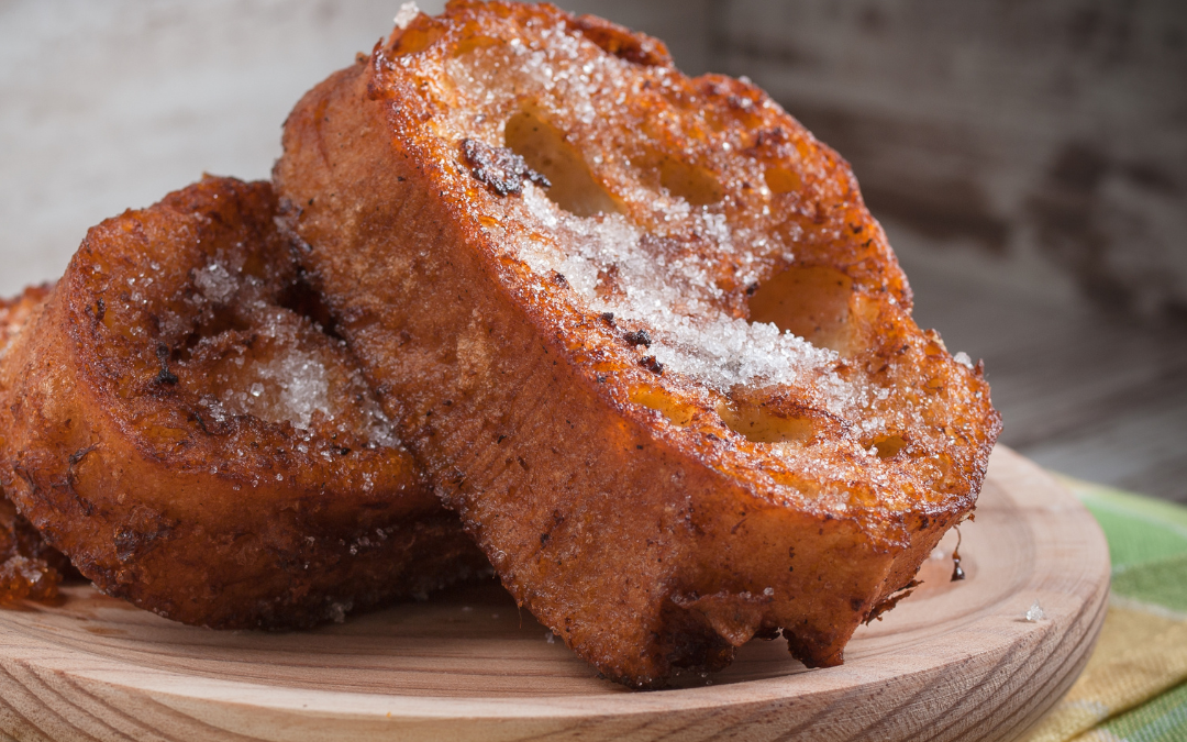 Cómo hacer torrijas de leche y canela: la receta tradicional